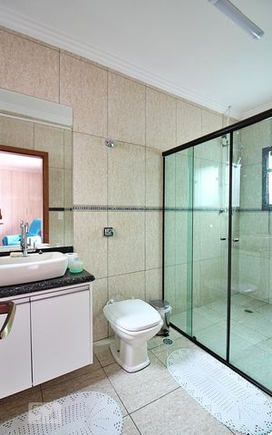Casa à venda com 214m², 3 quartos e 2 vagasBanheiro do  Quarto 2 - Suíte
