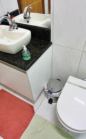 Casa à venda com 214m², 3 quartos e 2 vagasBanheiro Social 2 