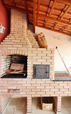 Casa à venda com 214m², 3 quartos e 2 vagasVaranda gourmet