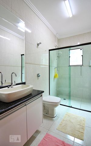 Casa à venda com 214m², 3 quartos e 2 vagasBanheiro Social