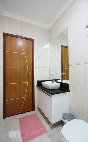 Casa à venda com 214m², 3 quartos e 2 vagasBanheiro Social