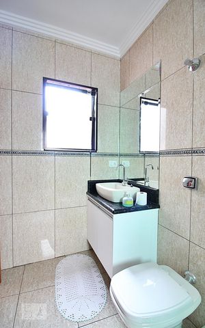 Casa à venda com 214m², 3 quartos e 2 vagasBanheiro do  Quarto 2 - Suíte