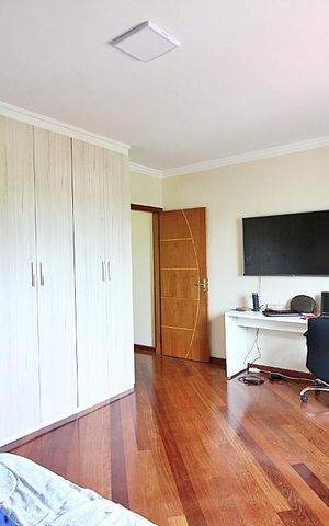 Casa à venda com 214m², 3 quartos e 2 vagasQuarto 1 