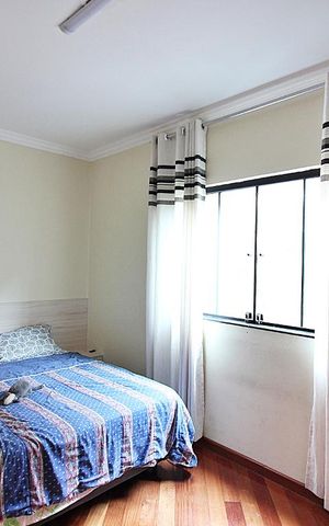 Casa à venda com 214m², 3 quartos e 2 vagasQuarto 3