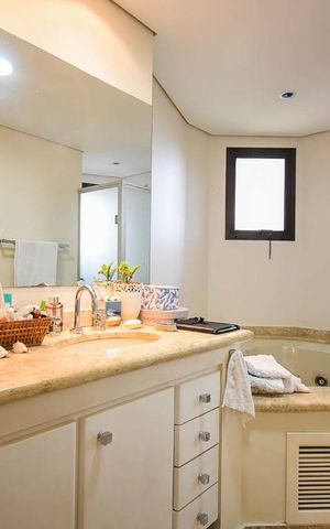 Apartamento à venda com 240m², 4 quartos e 4 vagasBanheiro 1 da suíte 3