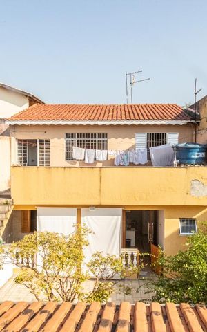 Casa à venda com 240m², 5 quartos e 3 vagas Casa à venda com 240m², 5 quartos e 3 vagasVista do Quarto 1