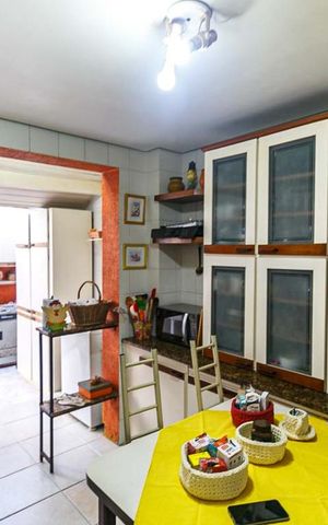 Casa de condomínio à venda com 190m², 3 quartos e 2 vagas Casa de condomínio à venda com 190m², 3 quartos e 2 vagasCozinha