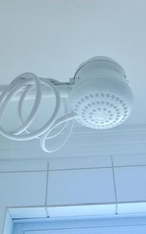 Apartamento para alugar com 75m², 2 quartos e sem vagaChuveiro