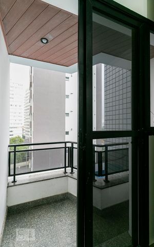 Apartamento para alugar com 33m², 1 quarto e 1 vagaVaranda