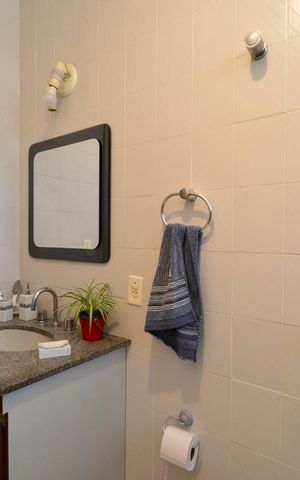 Casa à venda com 170m², 3 quartos e 2 vagasBanheiro Social