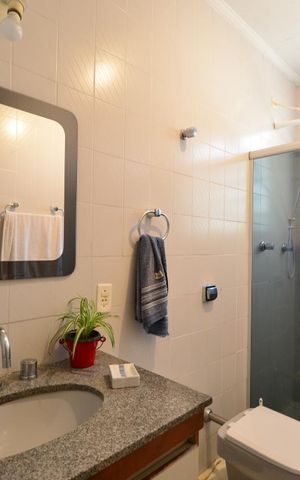Casa à venda com 170m², 3 quartos e 2 vagasBanheiro Social