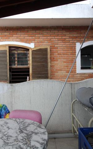 Casa para alugar com 300m², 4 quartos e 3 vagasÁrea de cima da edícula