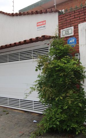 Casa para alugar com 300m², 4 quartos e 3 vagasFachada