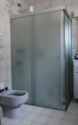 Casa para alugar com 300m², 4 quartos e 3 vagasBanheiro da suíte 2