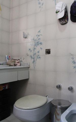 Casa para alugar com 300m², 4 quartos e 3 vagasBanheiro da suíte 2