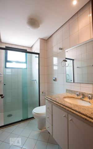 Apartamento para alugar com 147m², 4 quartos e 2 vagasBanheiro social