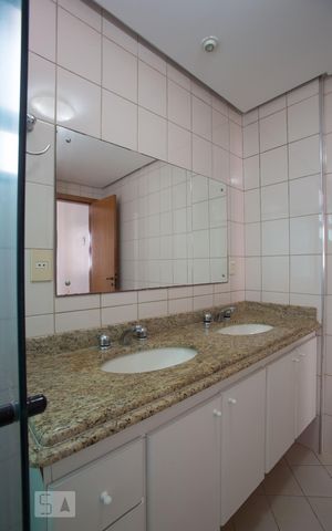 Apartamento para alugar com 147m², 4 quartos e 2 vagasBanheiro da suíte master