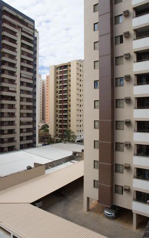 Apartamento para alugar com 147m², 4 quartos e 2 vagasVista da varanda (lado esquerdo)