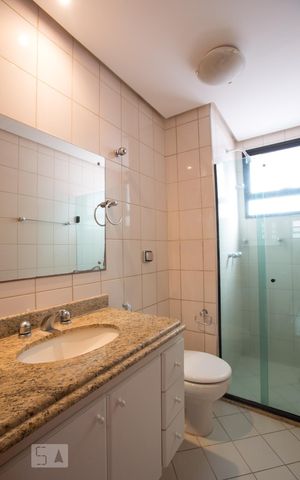 Apartamento para alugar com 147m², 4 quartos e 2 vagasBanheiro da suíte 1