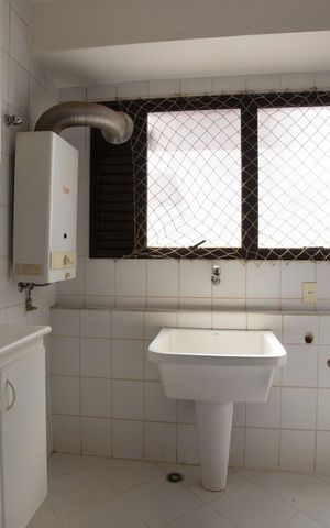 Apartamento para alugar com 147m², 4 quartos e 2 vagasÁrea de serviço