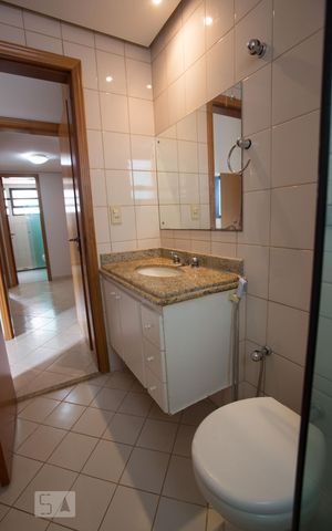 Apartamento para alugar com 147m², 4 quartos e 2 vagasBanheiro da suíte 1