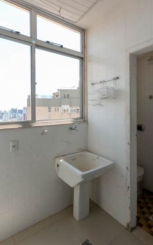 Apartamento à venda com 121m², 2 quartos e 1 vagaÁrea de Serviço