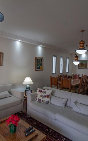 Apartamento à venda com 190m², 4 quartos e 2 vagas Apartamento à venda com 190m², 4 quartos e 2 vagasSala