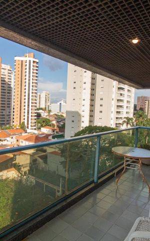 Apartamento à venda com 190m², 4 quartos e 2 vagas Apartamento à venda com 190m², 4 quartos e 2 vagasSala