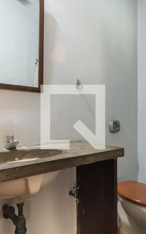Casa à venda com 270m², 3 quartos e 3 vagasBanheiro Segundo andar
