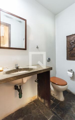 Casa à venda com 270m², 3 quartos e 3 vagasBanheiro Segundo andar