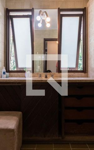 Casa à venda com 270m², 3 quartos e 3 vagasBanheiro