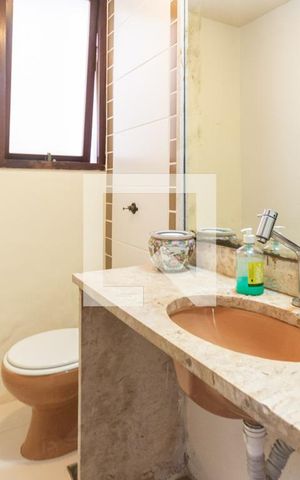 Casa à venda com 270m², 3 quartos e 3 vagasLavabo