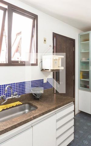 Casa à venda com 270m², 3 quartos e 3 vagasCozinha