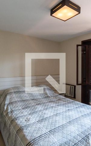 Casa à venda com 270m², 3 quartos e 3 vagasSuíte