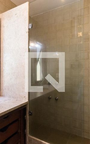 Casa à venda com 270m², 3 quartos e 3 vagasBanheiro