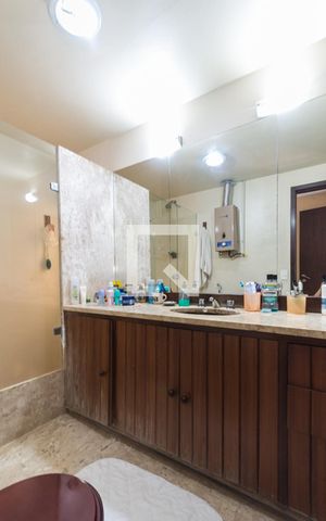Casa à venda com 270m², 3 quartos e 3 vagasBanheiro da Suíte