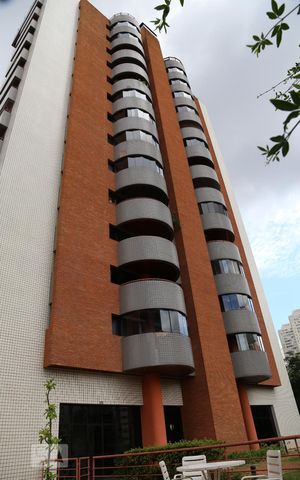Apartamento à venda com 160m², 3 quartos e 3 vagasFachada