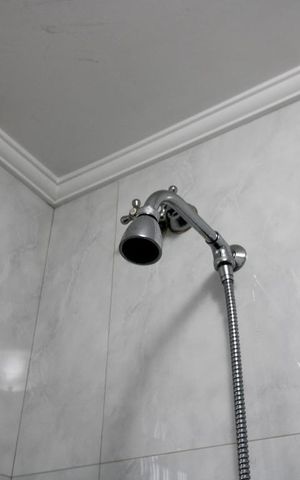 Casa à venda com 347m², 4 quartos e 3 vagasBanheiro 2