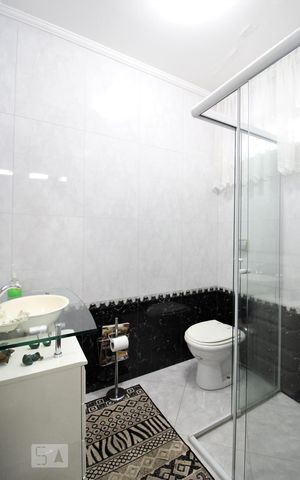 Casa à venda com 347m², 4 quartos e 3 vagasBanheiro 2