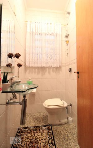 Casa à venda com 347m², 4 quartos e 3 vagasBanheiro