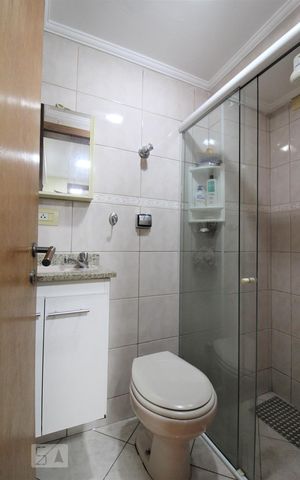 Casa à venda com 347m², 4 quartos e 3 vagasDetalhe do banheiro subsolo