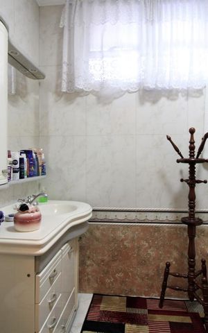 Casa à venda com 347m², 4 quartos e 3 vagasBanheiro da suíte