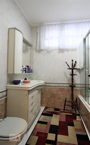 Casa à venda com 347m², 4 quartos e 3 vagasBanheiro da suíte