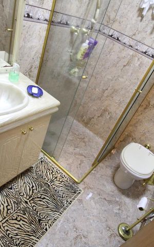 Casa à venda com 347m², 4 quartos e 3 vagasBanheiro 4