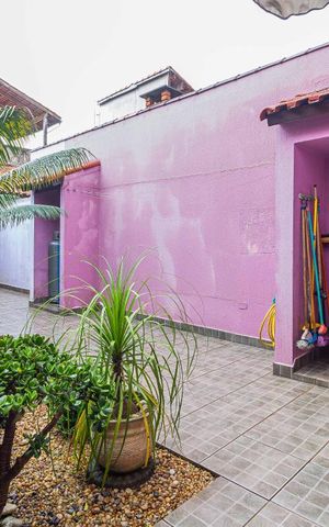 Casa à venda com 305m², 3 quartos e 5 vagas Casa à venda com 305m², 3 quartos e 5 vagasQuintal