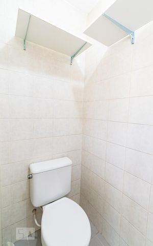 Apartamento para alugar com 58m², 2 quartos e 1 vaga Apartamento para alugar com 58m², 2 quartos e 1 vagaBanheiro de Serviço