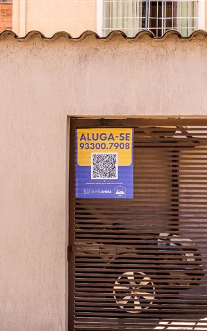 Casa de condomínio à venda com 62m², 2 quartos e 1 vaga Casa de condomínio à venda com 62m², 2 quartos e 1 vagaFachada