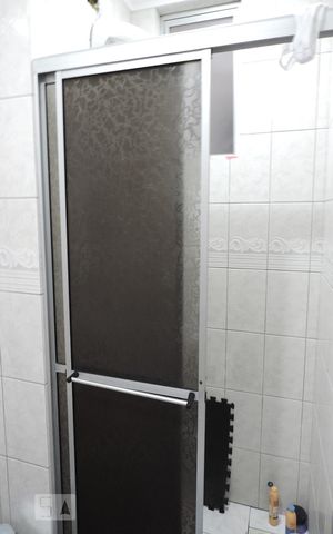 Apartamento para alugar com 64m², 2 quartos e sem vagaBanheiro - Box