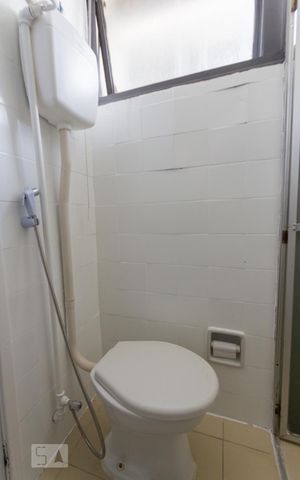 Apartamento para alugar com 64m², 2 quartos e 1 vaga Apartamento para alugar com 64m², 2 quartos e 1 vagaBanheiro de Serviço