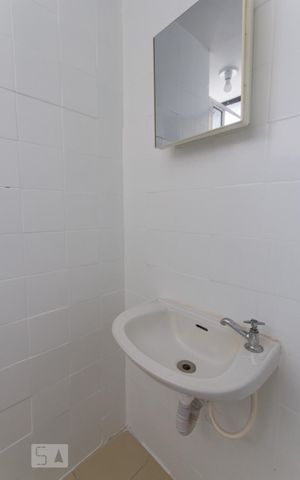 Apartamento para alugar com 64m², 2 quartos e 1 vaga Apartamento para alugar com 64m², 2 quartos e 1 vagaBanheiro de Serviço